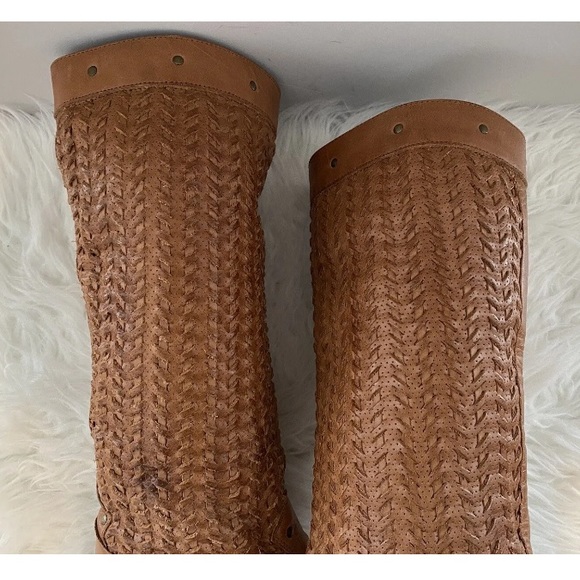FRYE Shirley Woven Tan Leather Knee High Tall Western Riding Stud Boots Sz 6.5 - Picture 9 of 16
